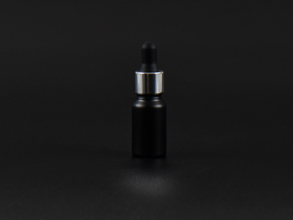 Schwarzglasflasche 10ml, mit Pipette silber