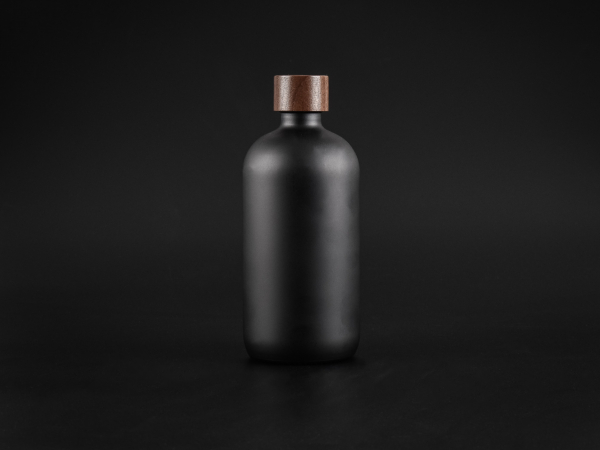 Schwarzglasflasche 500ml, mit Schraubverschluss Walnuss